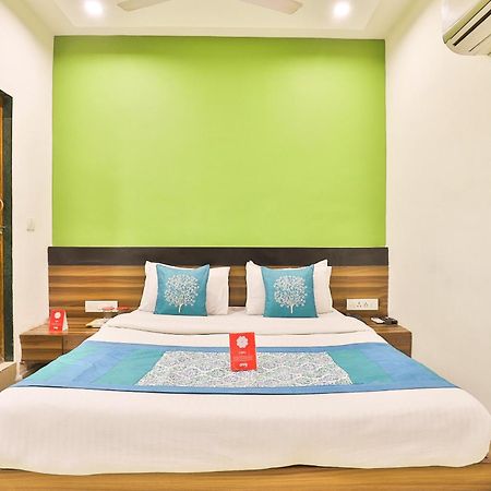 OYO 6752 Hotel Apollo Ahmedabad Exterior foto