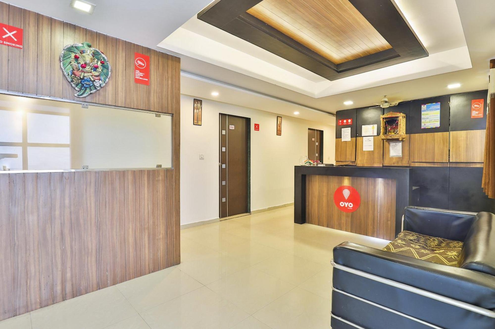 OYO 6752 Hotel Apollo Ahmedabad Exterior foto