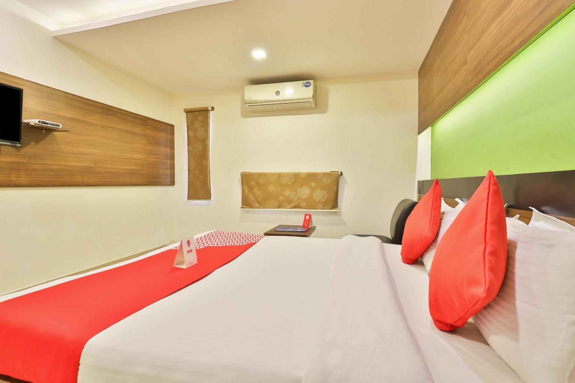 OYO 6752 Hotel Apollo Ahmedabad Exterior foto